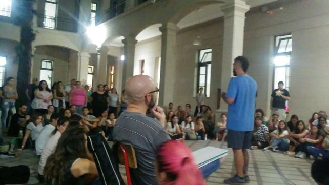 Los estudiantes del Normal 2 declaran persona no grata a la rectora de la institución