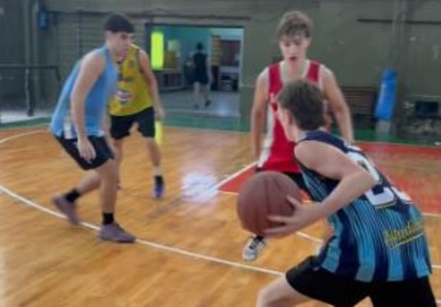 La academia Jump Shot promueve el desarrollo de destrezas y conceptos para ayudar a los clubes.