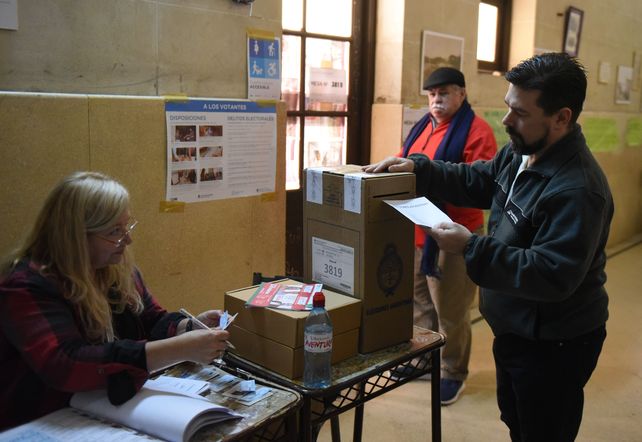 Cerró la votación y a partir de las 21 se esperan los primeros resultados