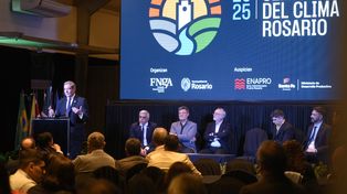 La Semana del Clima Rosario tuvo su lanzamiento este martes a la noche, en La Fluvial y contó con la presencia de autoridades de la Intendencia, funcionarios provinciales, de la Fundación Nueva Generación Argentina y el embajador de Brasisl en Argentina.