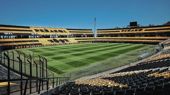 Peñarol y Colón jugarán la revancha en el Estadio Campeón del Siglo el 25 de mayo. Peñarol y Colón jugarán la revancha en el Estadio Campeón del Siglo el 25 de mayo.