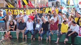 Boudou metió las patas en la fuente de Plaza de Mayo y fue echado de una marcha de la CTA