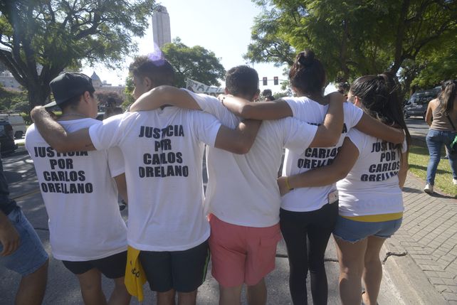 El padre de Carlos Orellano aseguró que su hijo fue torturado por los patovicas antes de caer al río