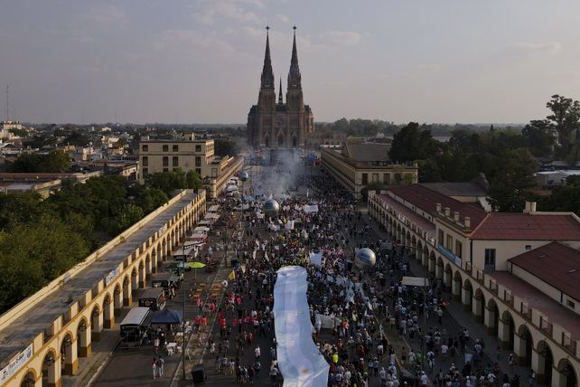 Conmemoración de los 10 años del pontificado de Francisco en la Basílica de Luján con la consigna 