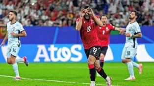 Georgia superó a Portugal, que puso algunos suplentes, y se metió en los octavos de final de la Eurocopa.