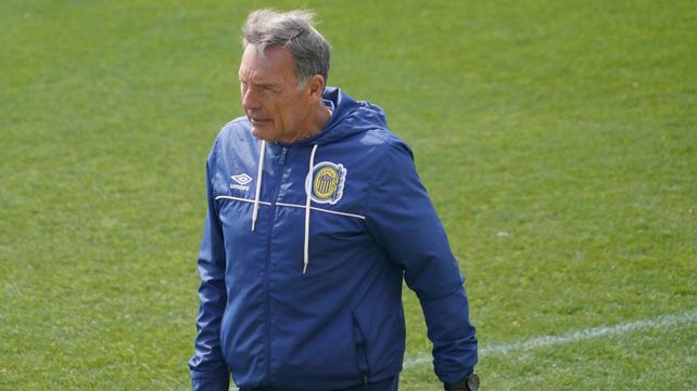Miguel Angel Russo se tomó al semana con mucha calma y recién este viernes hará oficial el equipo.