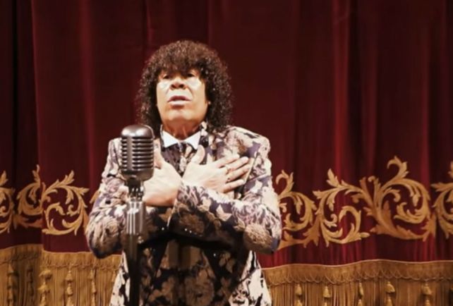 La Mona Jiménez se animó a entonar la canción patria con ritmo cuartetero.