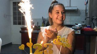 Mediante Instagram familiares y seres queridos de Carolina Larrosa, la joven paranaense que fue operada de un cavernoma bulbar en el Hospital Italiano de Buenos Aires, reiteraron el pedido solidario para reunir el dinero necesario y así saldar la deuda con el nosocomio que asciende a 15 millones de pesos.&nbsp;