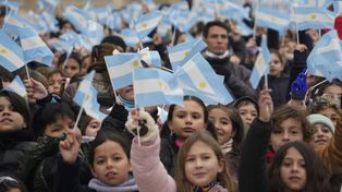 El Día de la Bandera rinde homenaje al General Manuel Belgrano, prócer nacional.