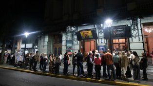 Paraná acompañó la avant-première de Emboscada en el Teatro 3 de Febrero