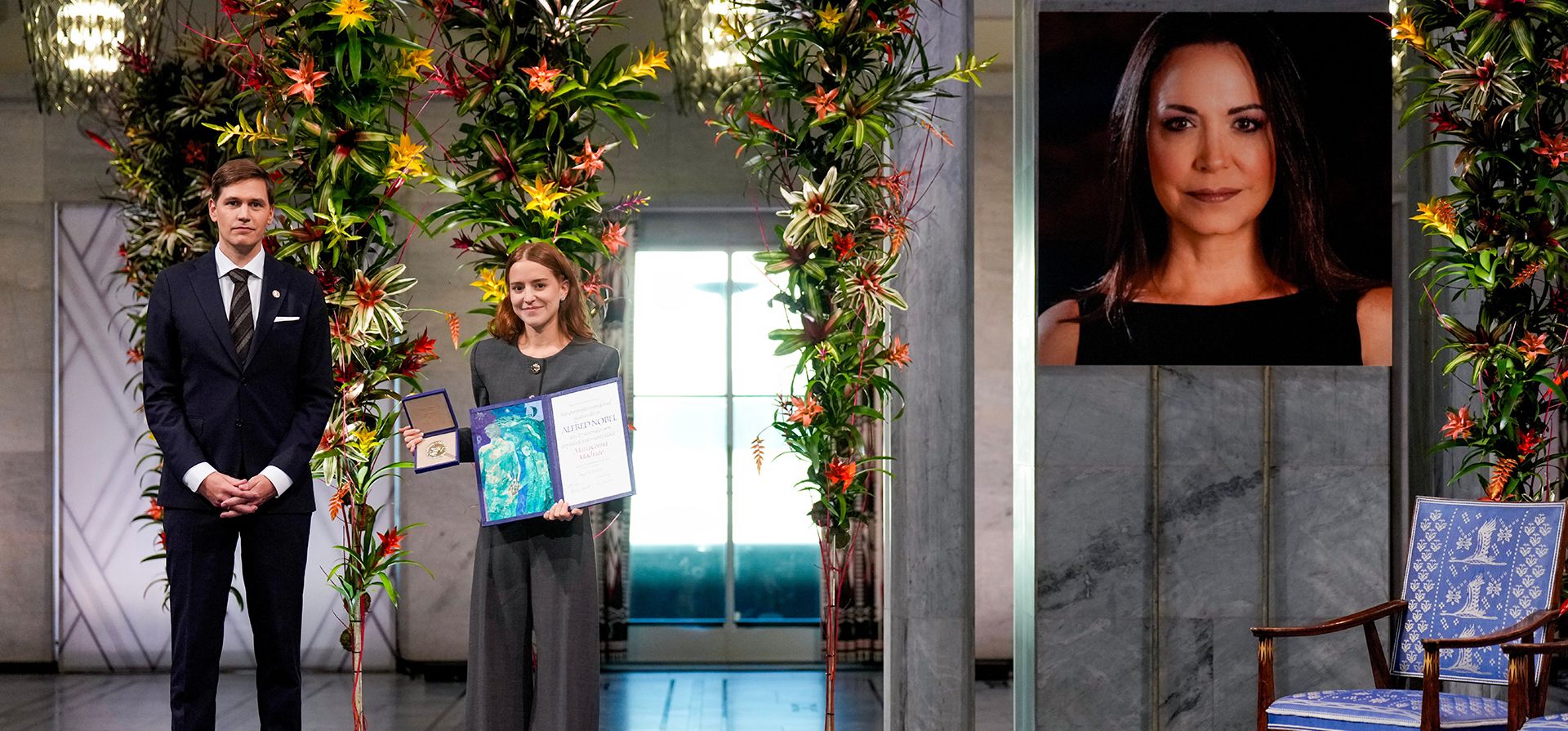 La hija de la ganadora del Premio Nobel de la Paz, Ana Corina Sosa, acepta el premio en nombre de su madre, la líder opositora venezolana María Corina Machado, durante la ceremonia de entrega del Premio Nobel de la Paz en el Ayuntamiento de Oslo, Noruega, el miércoles 10 de diciembre de 2025. (Stian Lysberg Solum/NTB Scanpix vía AP) La hija de la ganadora del Premio Nobel de la Paz, Ana Corina Sosa, acepta el premio en nombre de su madre, la líder opositora venezolana María Corina Machado, durante la ceremonia de entrega del Premio Nobel de la Paz en el Ayuntamiento de Oslo, Noruega, el miércoles 10 de diciembre de 2025. (Stian Lysberg Solum/NTB Scanpix vía AP)