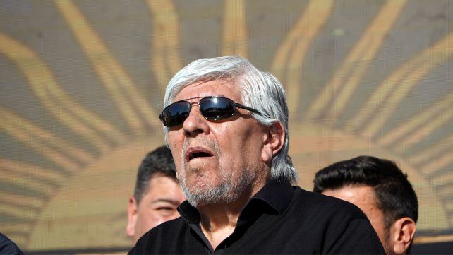Los camioneros de Hugo y Pablo Moyano reclaman aumentos de salarios