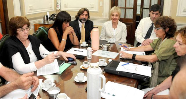 La provincia prometi&oacute; pagar los d&iacute;as de paro y habr&iacute;a un principio de acuerdo