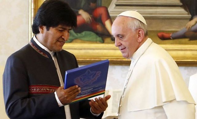 Francisco recibió a Evo Morales en octubre en el Vaticano y le prometió visitar su país.