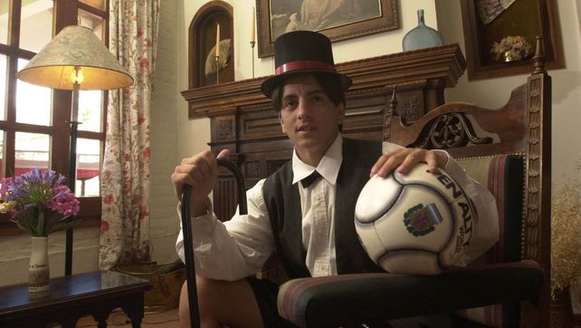 El Piojo durante en una producción para Ovación en la pretemporada de Newells en Neuquén.