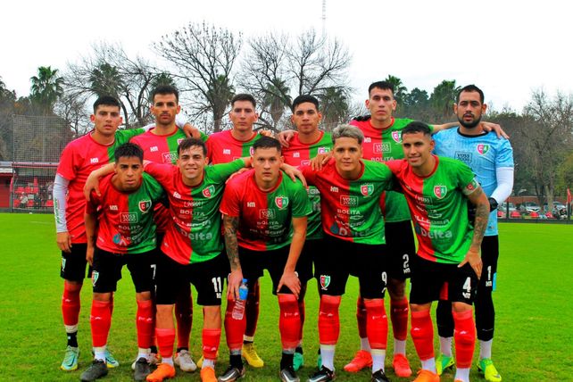 La formación de Coronel Aguirre que salió desde el vamos en Bella Vista.