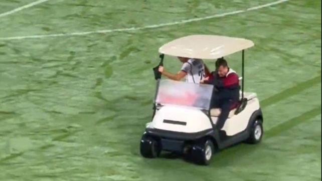 Bruno Cabrera se retira lesionado ante Central Córdoba en Santiago del Estero. No volvió a jugar.