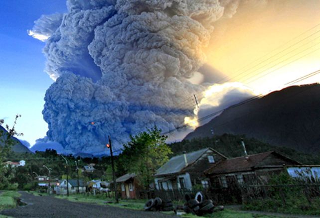 Chile: se reactiv&oacute; el volc&aacute;n Chait&eacute;n y hay temor por nubes de cenizas del lado argentino