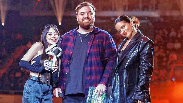 Nicki Nicole ganó como artista revelación en Los40 Music Awards.