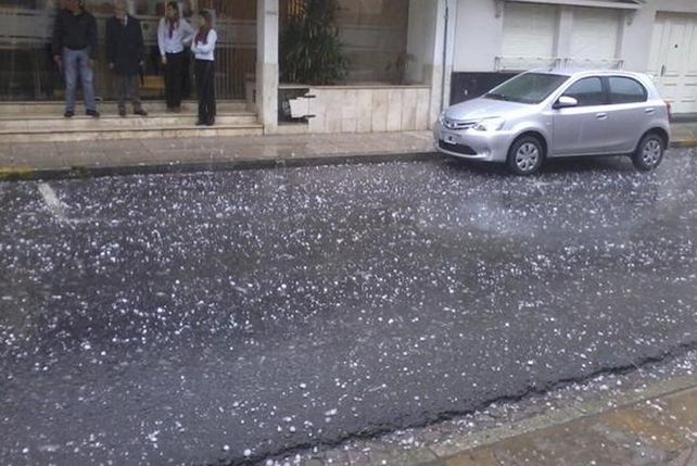 Las piedras que cayeron en la ciudad. @FlorClem