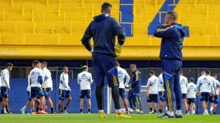 Jorge Almirón, DT de Boca, utilizaría mayoría de titulares para jugar contra Estudiantes.
