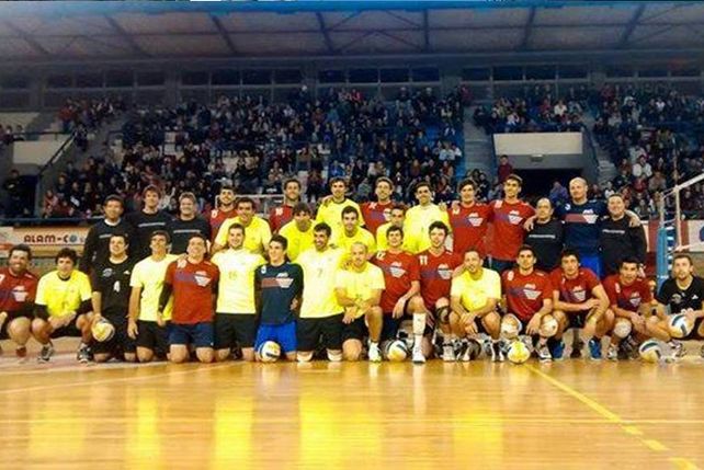 El vóley fue solidario con la presencia de Luciano De Cecco