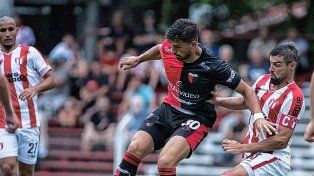 En los dos primeros amistosos que jugó Colón, al equipo le faltó volumen de juego en la zona media.