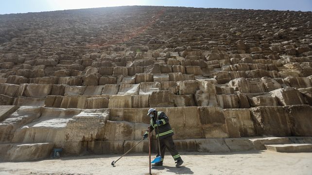 Las pirámides de Giza están siendo desinfectadas por el coronavirus