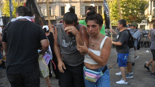 Fuerzas de seguridad avanzaron sobre manifestantes frente al Congreso