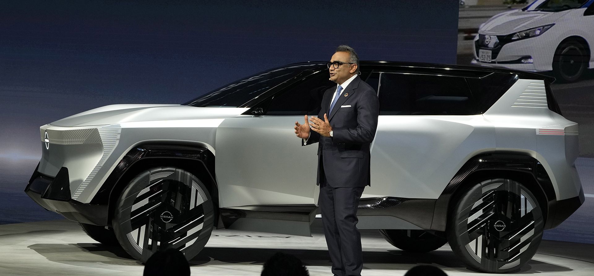El ejecutivo de Nissan, Ashwani Gupta, presenta un prototipo durante la feria Auto Shanghai 2023 en Shanghái, el martes 18 de abril de 2023. (Foto AP/Ng Han Guan)