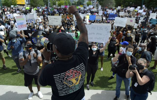 Furia. La juventud de Minneapolis tomó las calles por el crimen.&nbsp;