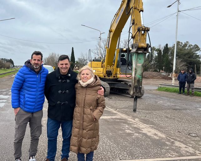Daniel Escalante y Silvana Di Stefano recorrieron el sector donde se ejecutan las obras de reparación de la ruta A012.&nbsp;
