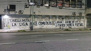 Dejá de joder con el fútbol: pintadas contra Tinelli