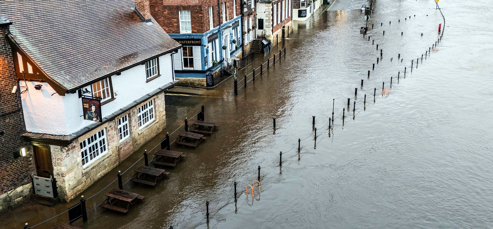Vista general de las inundaciones causadas por la tormenta Bram en York, Inglaterra, el martes 9 de diciembre de 2025. (Danny Lawson/PA vía AP) Vista general de las inundaciones causadas por la tormenta Bram en York, Inglaterra, el martes 9 de diciembre de 2025. (Danny Lawson/PA vía AP)