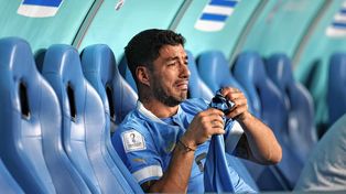 El desconsolado llanto de Luis Suárez tras la eliminación.