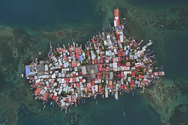 Evacúan definitivamente una isla de Panamá por el aumento del nivel del mar