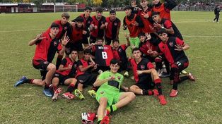 La 7ª de AFA de Newells goleó 8 a 0 a Talleres.