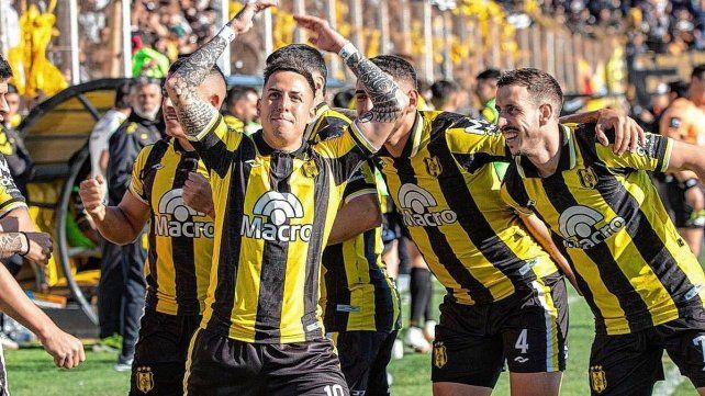 Deportivo Madryn terminó primero en la Zona A y jugará la final por el ascenso a Primera División.