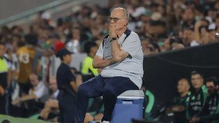 Peligra la continuidad de Marcelo Bielsa como entrenador de Uruguay.