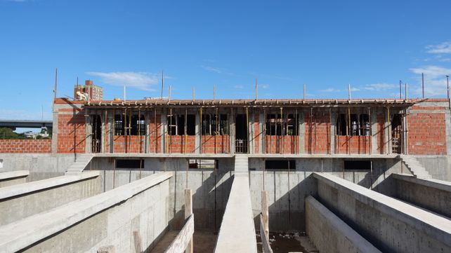 La planta potabilizadora espejo quedó a medio hacer. La obra física está concluida pero falta el equipamiento para su puesta en marcha.