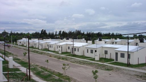 Presentan proyectos para avanzar en la construcción de viviendas