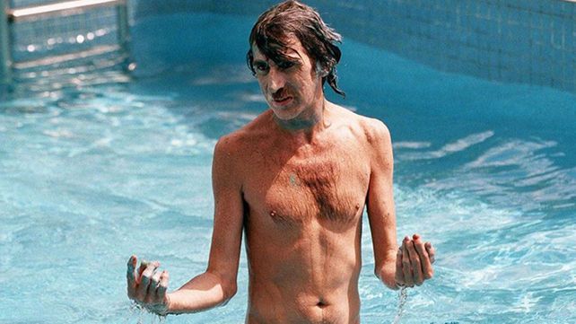 Sobreviviente. Charly García se tiró a la pileta desde un noveno piso. Fue en marzo de 2000. Otro mojón en los años Say No More.&nbsp;