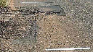 La ruta 4 presenta un daño significativo en un tramo de la unión entre Concordia y Los Charrúas.