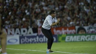 Newells: la receta de traer un técnico