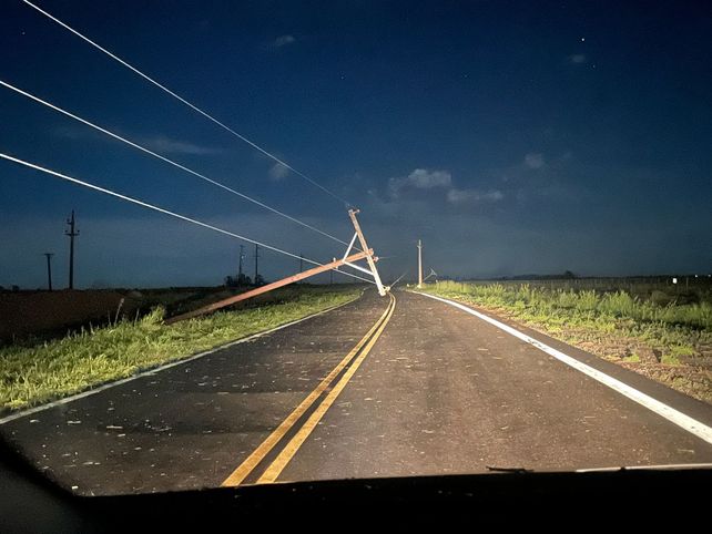 Una fuerte tormenta afectó a localidades de la región centro y dejó daños materiales