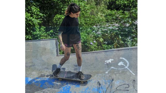 En Paraná cada vez más chicas patinan en skate
