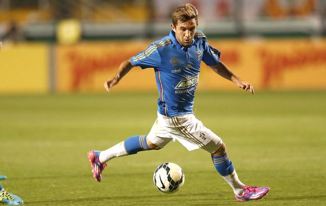 Al pie. Agustín Allione es el volante que pretende el Chacho Coudet para el equipo del próximo año. El jugador quiere ponerse la camiseta canalla.