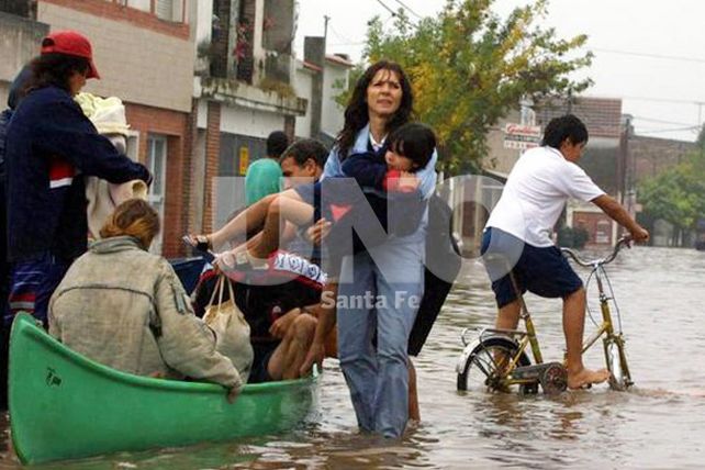 “Están usando la inundación para hacer marketing político”