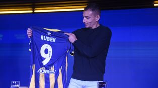 Marco Ruben vuelve a lucir la 9 de Central, su viejo y eterno amor.