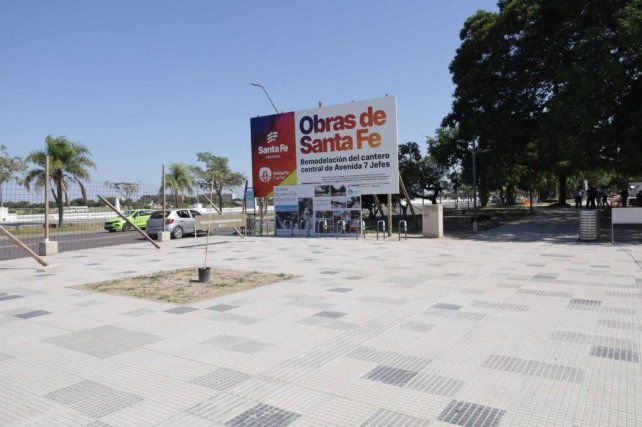 Más conectividad vial: la obra del cantero central de avenida 7 Jefes presentan un 30% de ejecución.